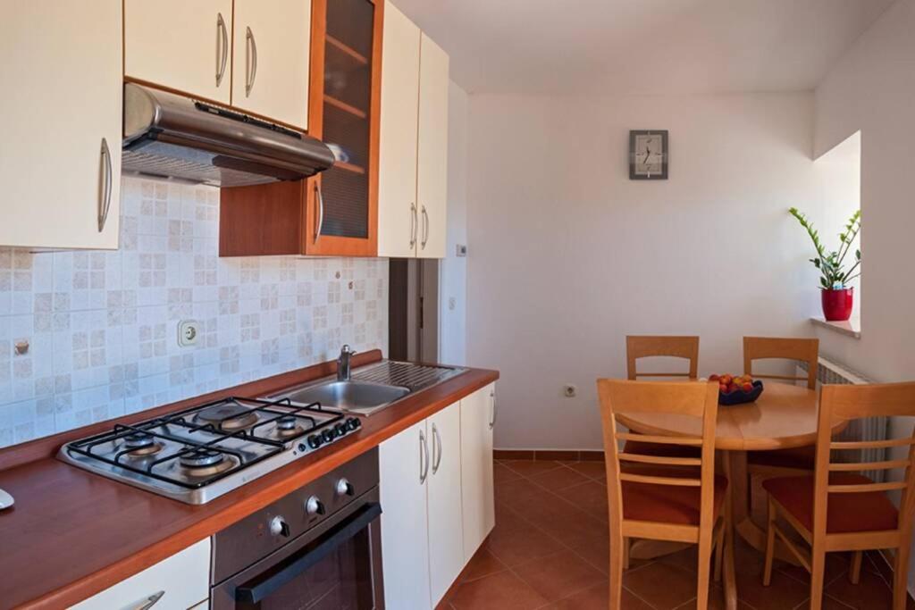 Peaceful Apartment With Beautiful Sea View Rabac Exterior foto